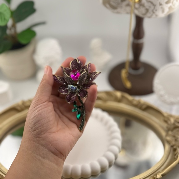 Pink Crystal Flower Brooch / Pendant 🌸✨ - Picture 7 of 9